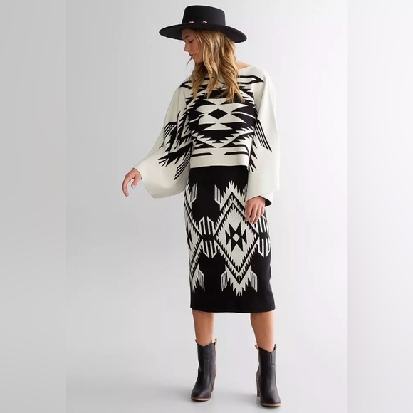 Ariat Chimayo Sweater Poncho - Picture 3 of 7